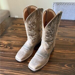 Women’s twisted x boots